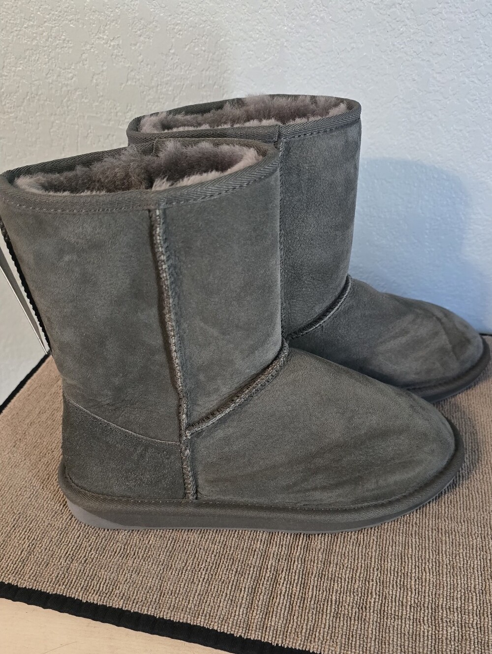 Emu Australia NWT